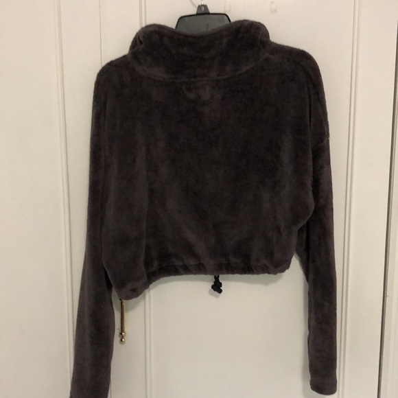 Urban Outfitters Angela Fleece Crop Pullover - Picture 5 of 10